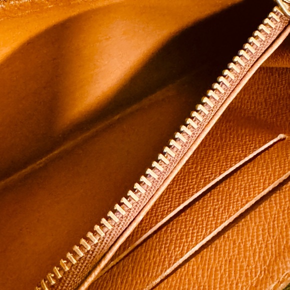 Louis Vuitton Monogram Zipper round Mid size wallet - Picture 8 of 15